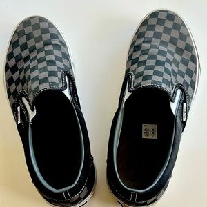 Worn once. Classic black/pewter; regular width  men’s 9 women’s 10.5
